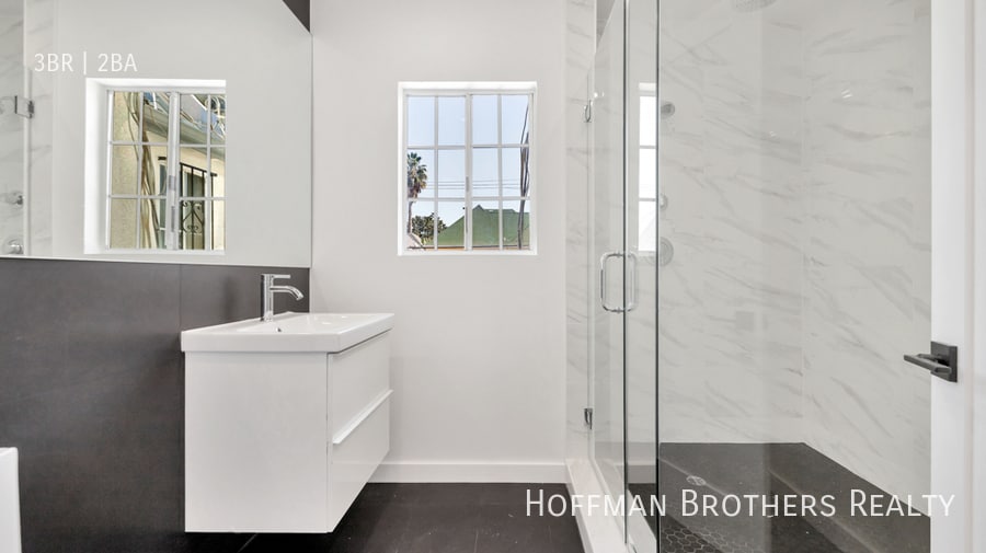 Building Photo - 646 Hauser Blvd