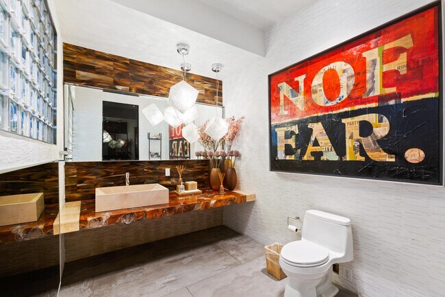 Building Photo - 8356 Sunset View Dr