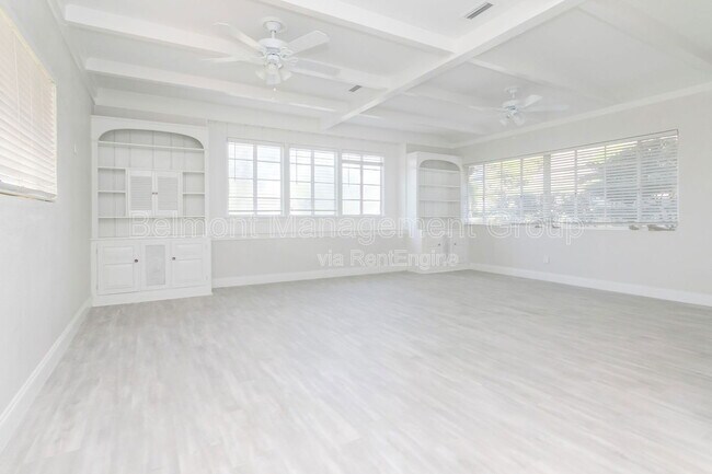 Building Photo - 5334 Lake Howell Rd