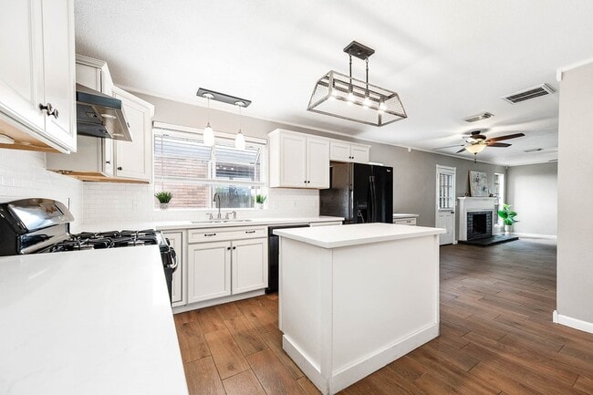 Building Photo - 17203 Kettle Creek Dr