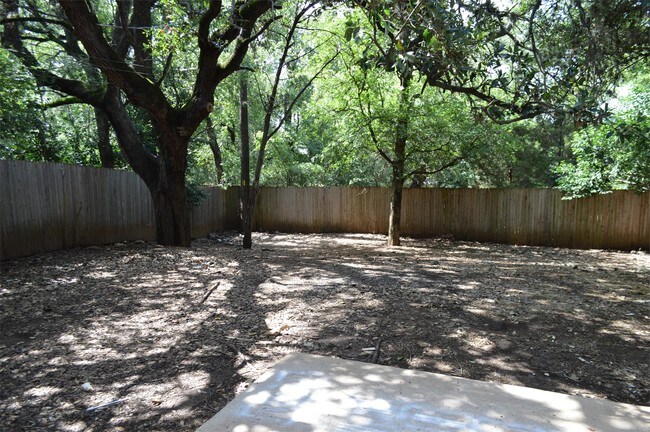 Building Photo - 1215 W Slaughter Ln