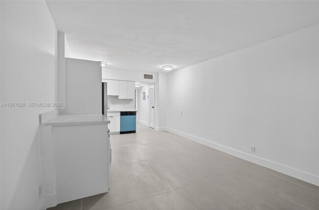 Building Photo - 1740 Funston St