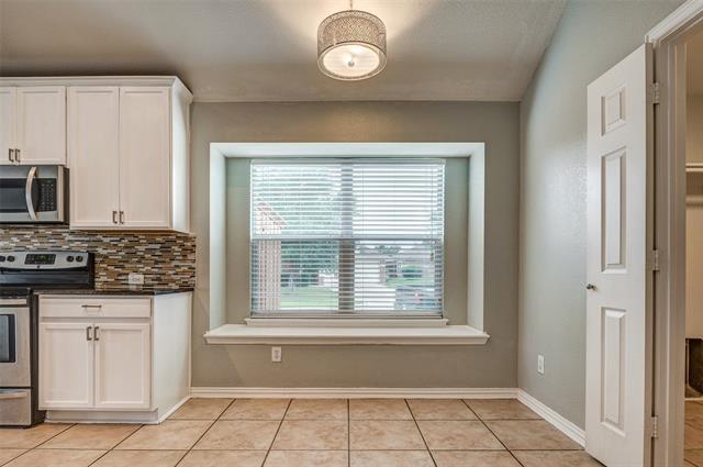 Building Photo - 2700 Dawn Spring Dr
