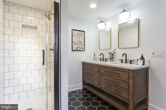 Building Photo - 2120 Ellsworth St