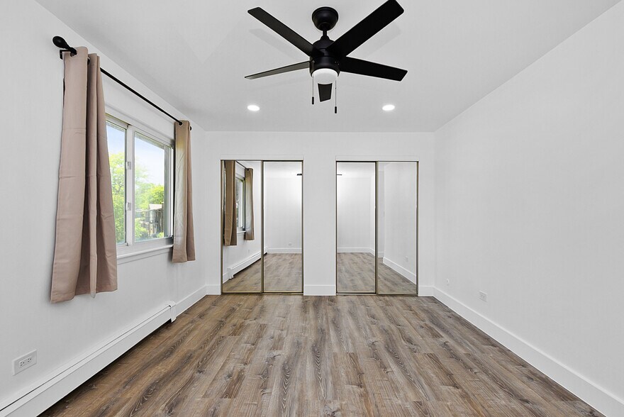 Building Photo - 16W540 87th St