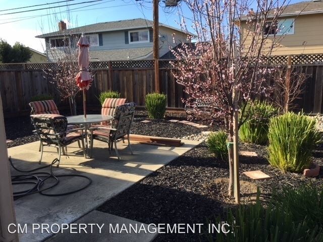 Building Photo - 1715 Foxworthy Ave