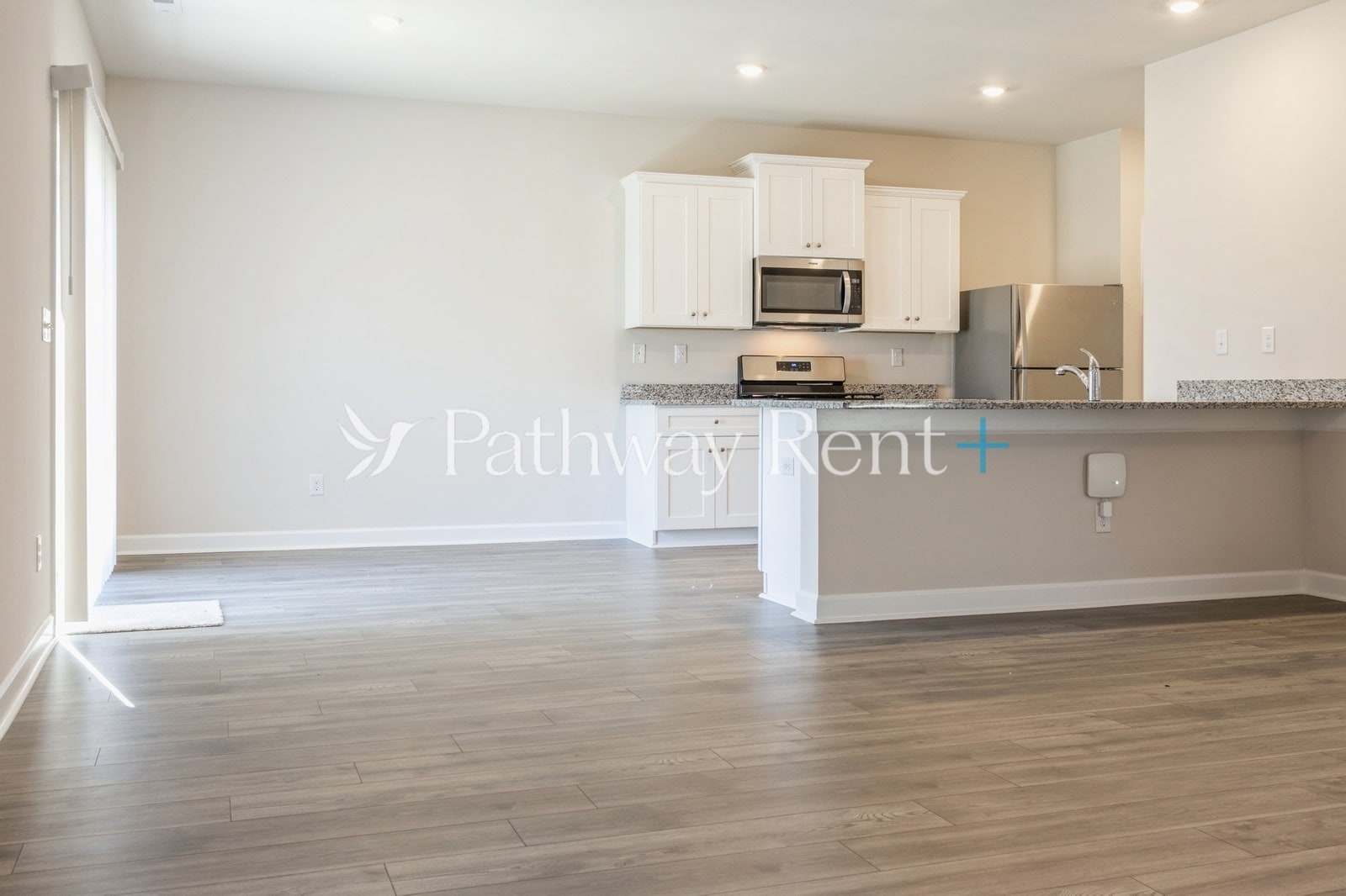 Building Photo - 656 Mackenzie Cv