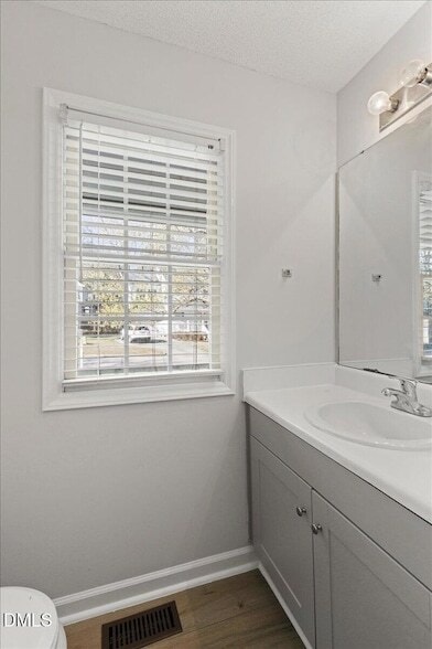 Building Photo - 102 Mint Hill Dr