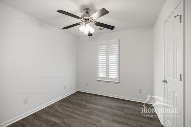 Building Photo - 1030 Hunter Trail