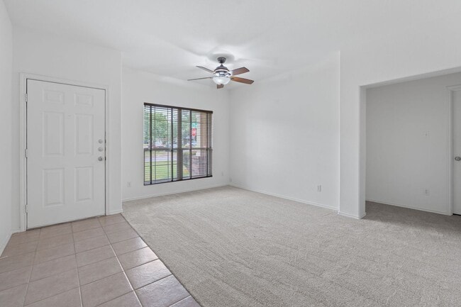 Building Photo - 909 Saba Cove