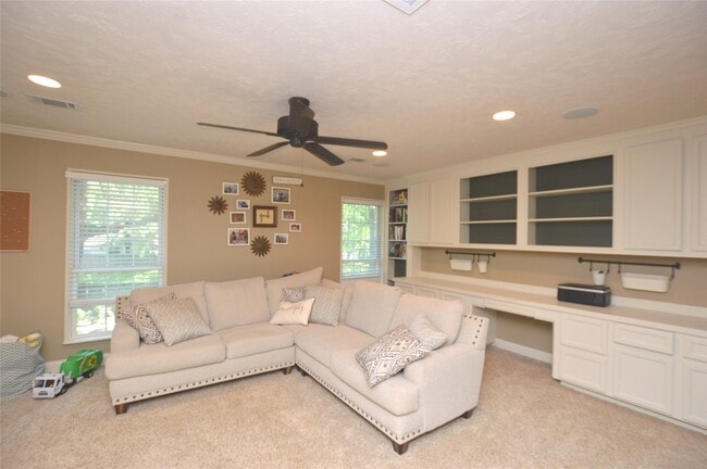 Building Photo - 2 Woodhaven Wood Ct