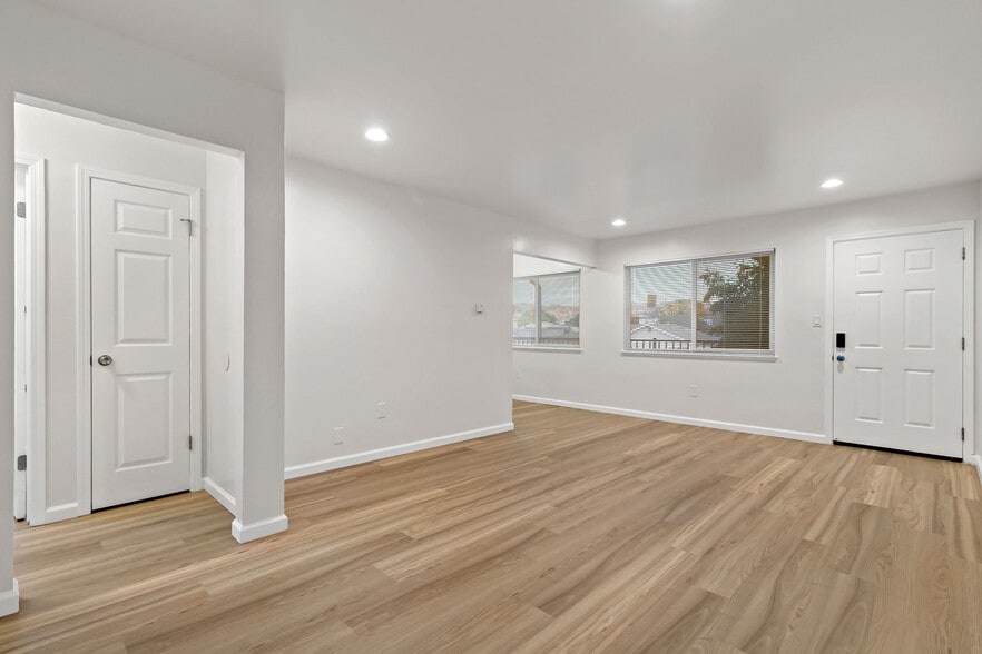 Building Photo - 3319 Nevin Ave