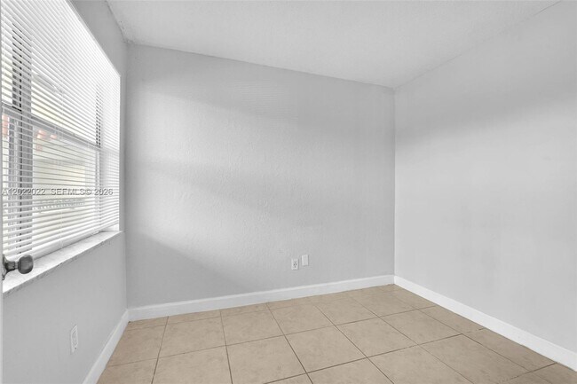 Building Photo - 400 NW 65th Ave