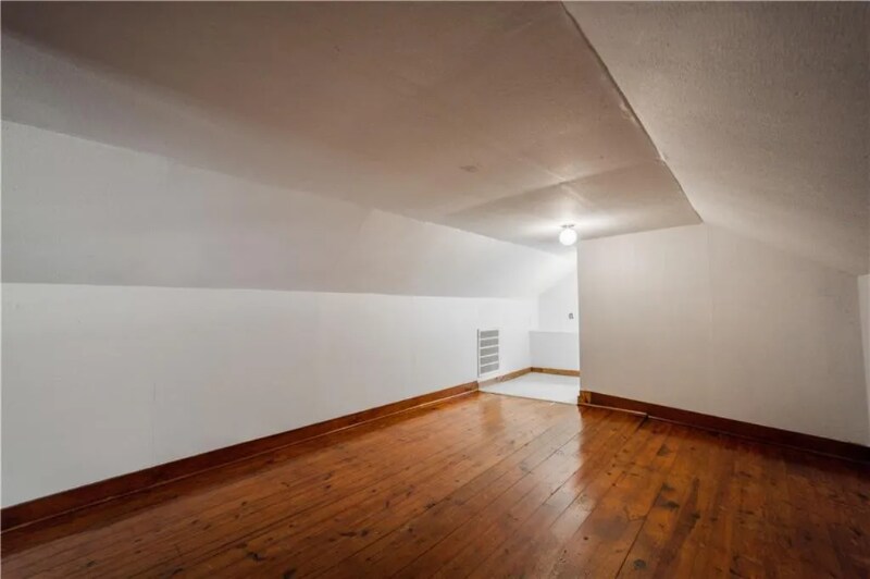 Building Photo - 129 W Main St