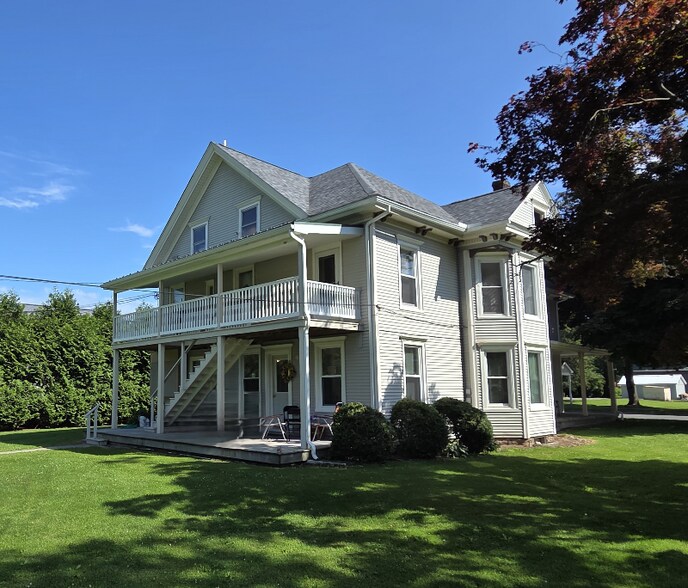 Building Photo - 210 E Pine St