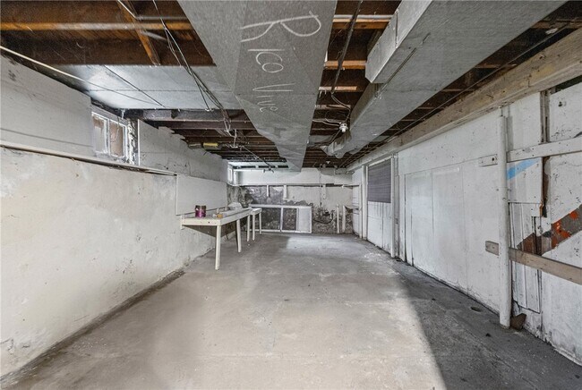 Building Photo - 98 Ackerman St