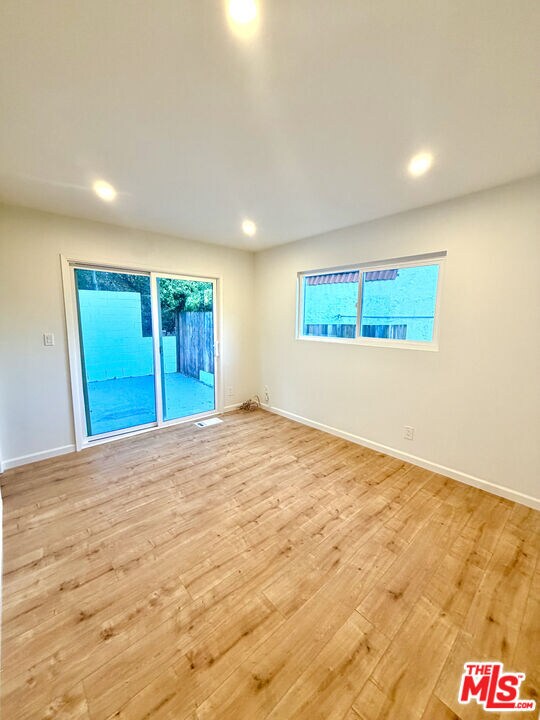 Building Photo - 8535 Lookout Mountain Ave