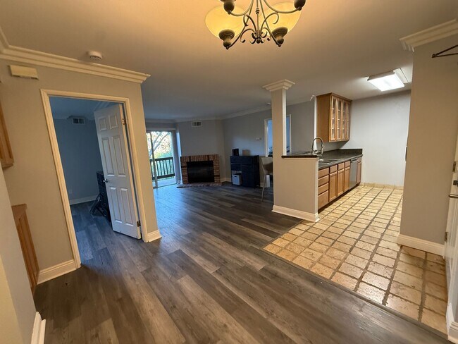 Building Photo - Spacious and Modern 2BR Condo in UTC, San Diego