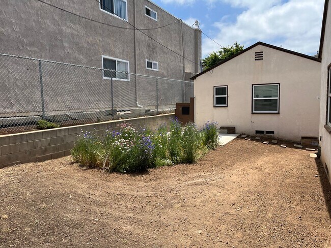 Building Photo - Fashion Valley West, USD -Charming Cottage...