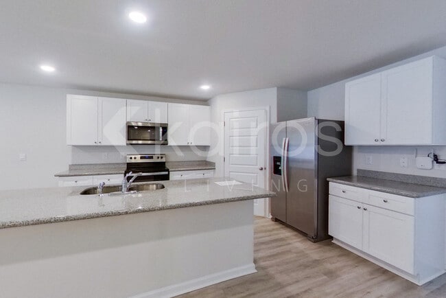 Building Photo - 321 Monarch Ln