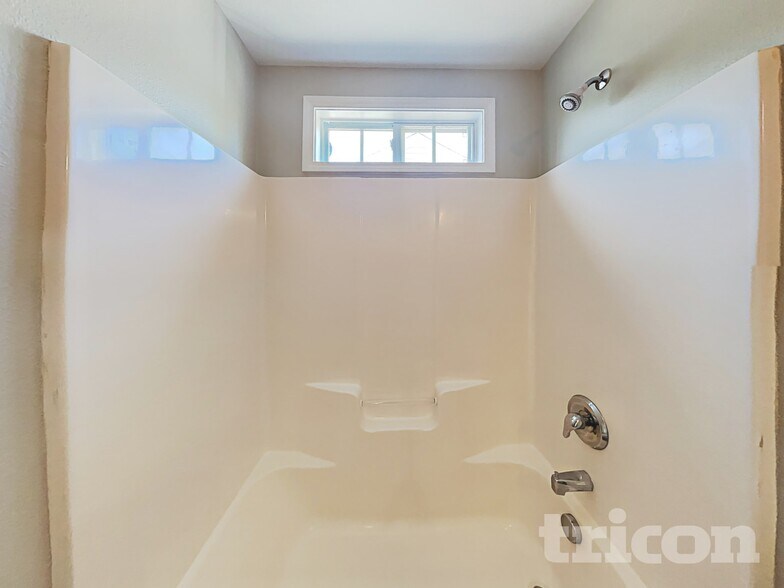 Building Photo - 4504 Valendra Dr