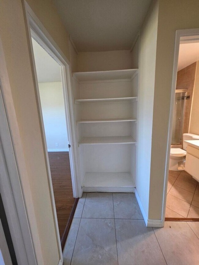 Building Photo - Close to Cal State