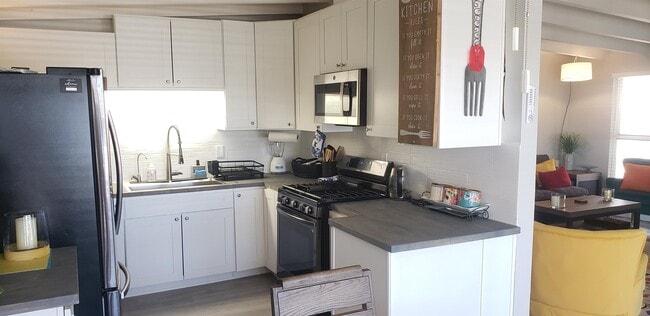 Building Photo - 61636 Capilla Dr