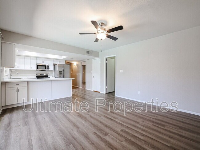 Building Photo - 5357 W Cholla St