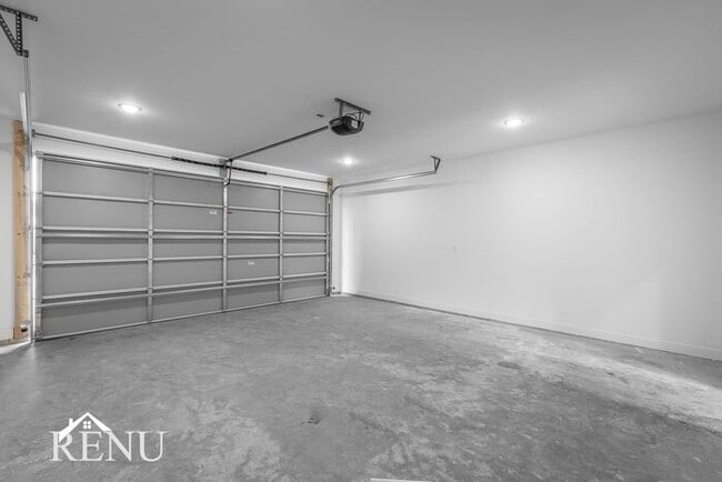 Building Photo - 5610 Sofias Cir