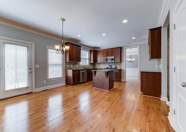 Building Photo - 4760 Bantry Way