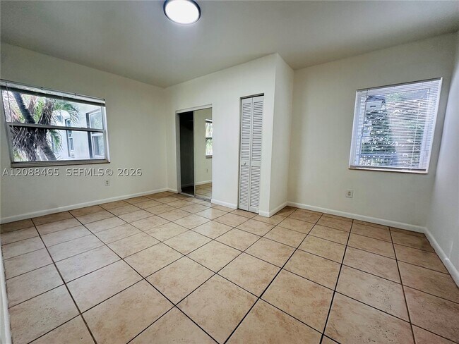 Building Photo - 573 NE 82nd St