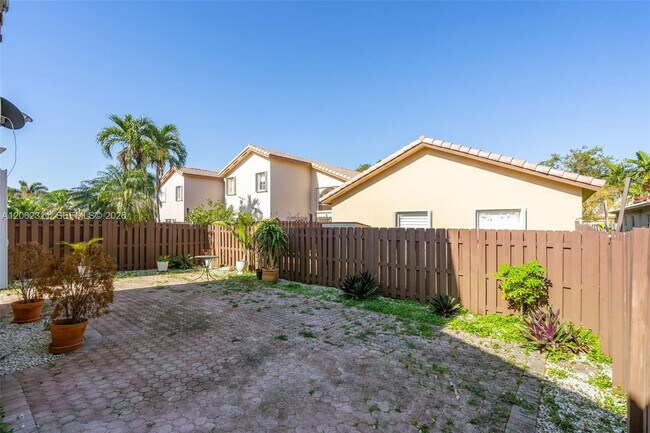 Building Photo - 5160 NW 112th Ct