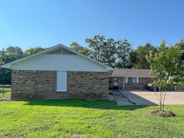 Building Photo - 3122 McFerrin Ave