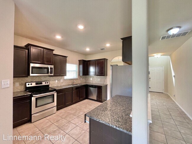 Building Photo - 4 br, 2.5 bath House - 3311 Lorne Drive