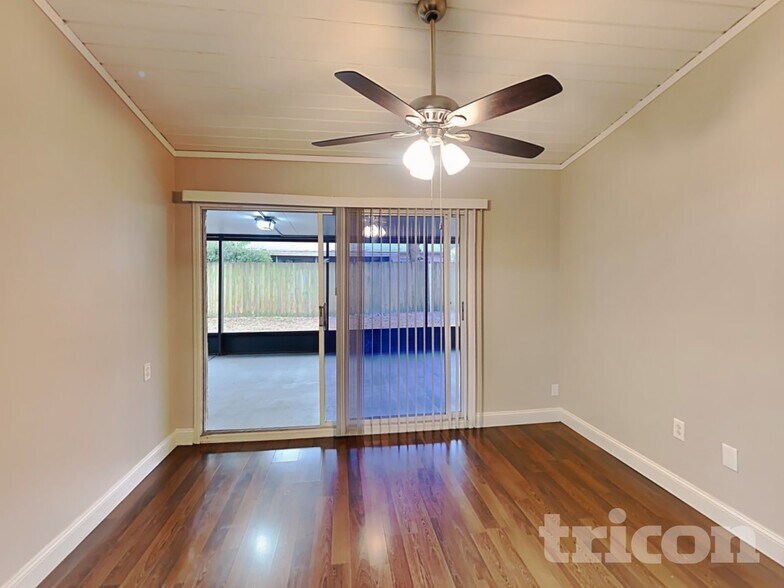Building Photo - 1115 Hardwood Dr