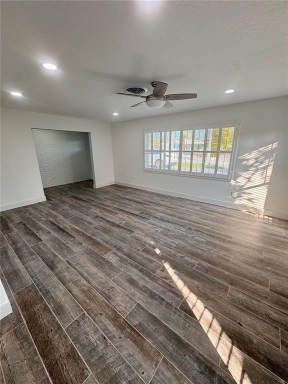 Building Photo - 2215 W Vina Del Mar Blvd