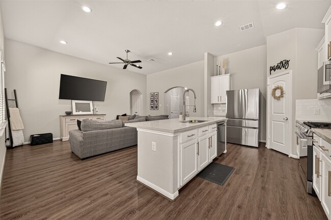 Building Photo - 1665 Morgan Trail Dr