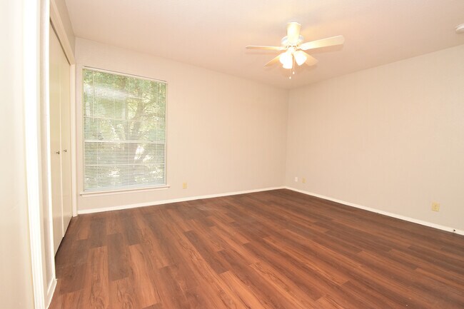 Building Photo - 10811 Lanshire Dr