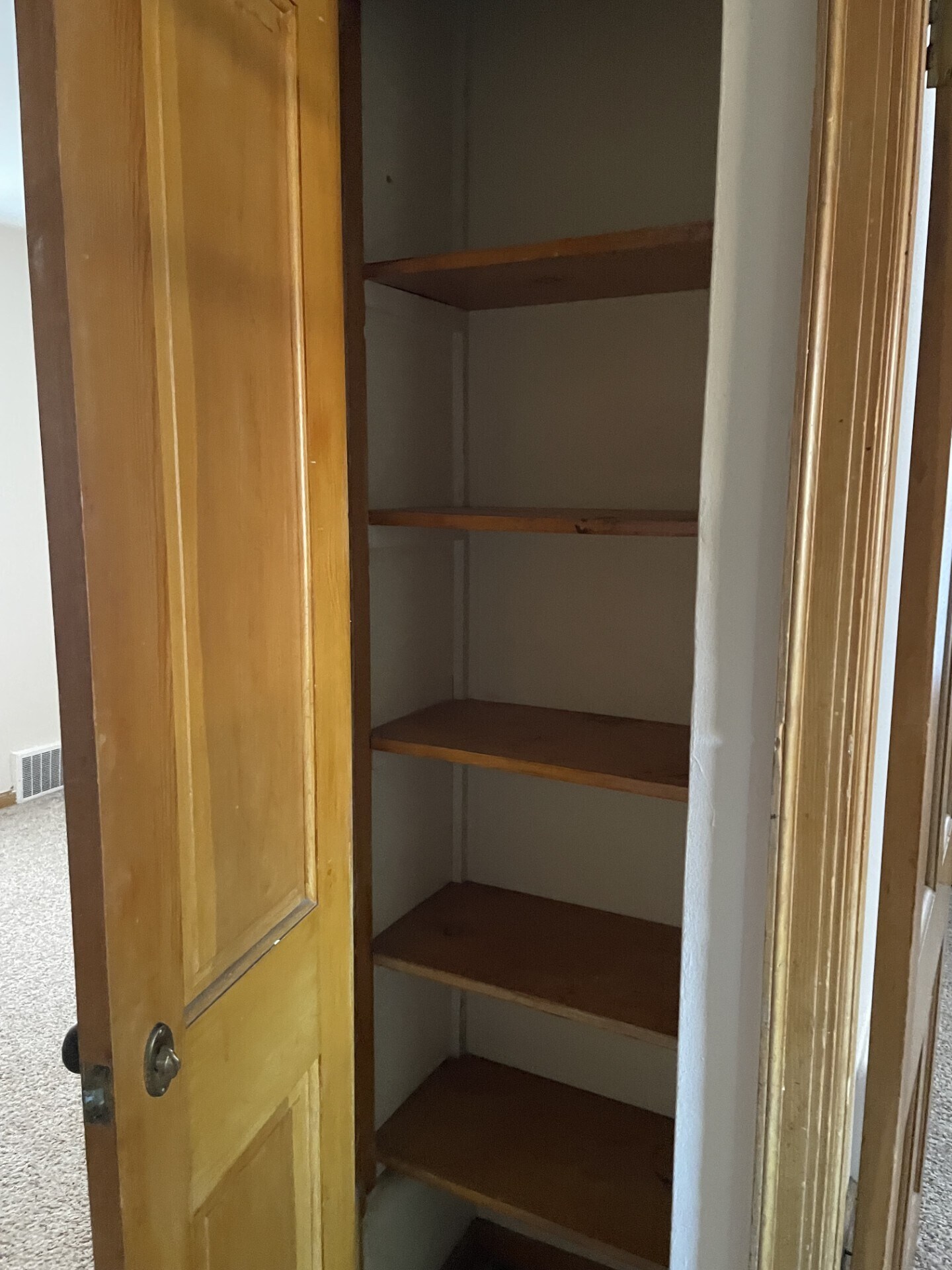 Linen Closet - 2522 Hancock St