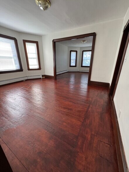 Building Photo - 87 Shawmut St