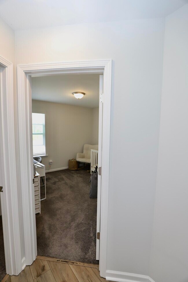 Building Photo - 1052 Ashcroft Cir