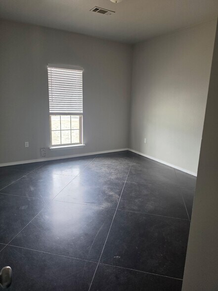 Building Photo - 607 Lochridge St