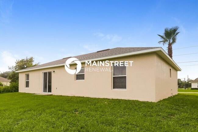Building Photo - 3 Bedroom Pet-Friendly Home in POINCIANA, FL with Main Street Renewal