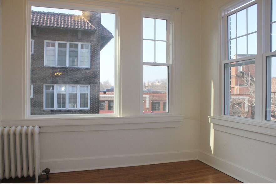 Sun room - 5840 Alderson St
