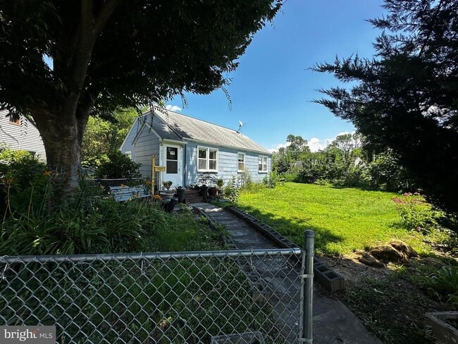Building Photo - 3127 Wayne Rd