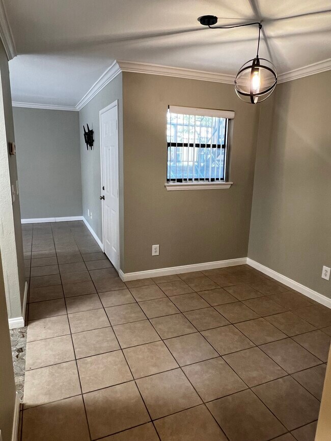 Building Photo - 10655 Lemon Ave