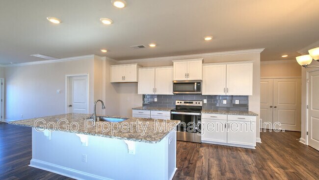 Building Photo - 208 Reynard Trl
