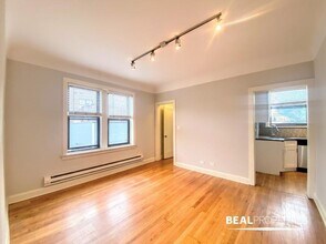 Building Photo - 1 bedroom in CHICAGO IL 60647