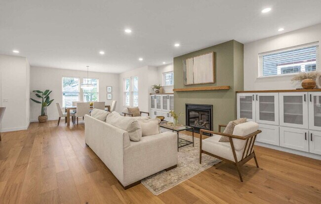 Building Photo - Stunning New Construction in the Heart of Uptown