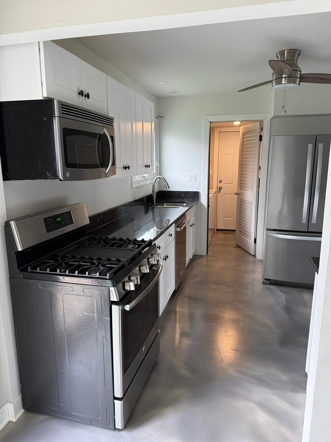 Building Photo - 4539 Huntington Blvd